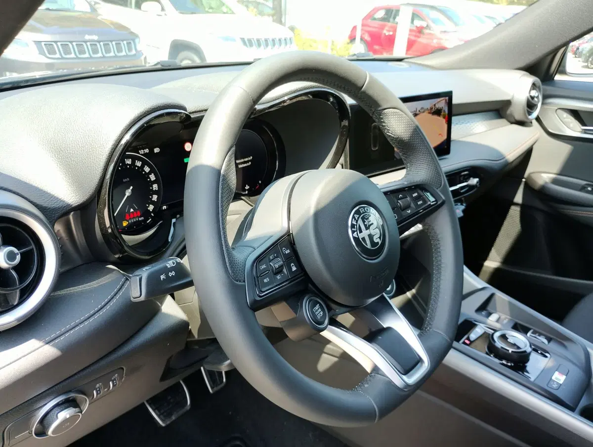 Alfa Romeo Tonale nuova a Ravenna (7)