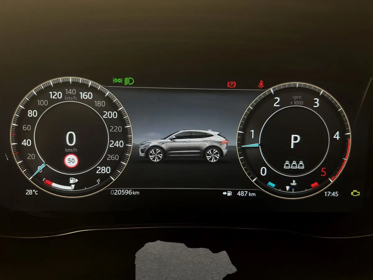 Jaguar E-Pace usata a Milano (10)