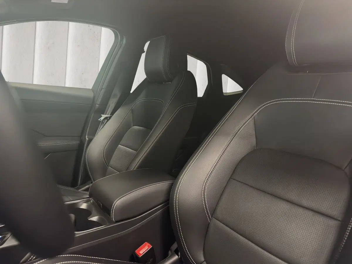 Jaguar E-Pace usata a Milano (16)