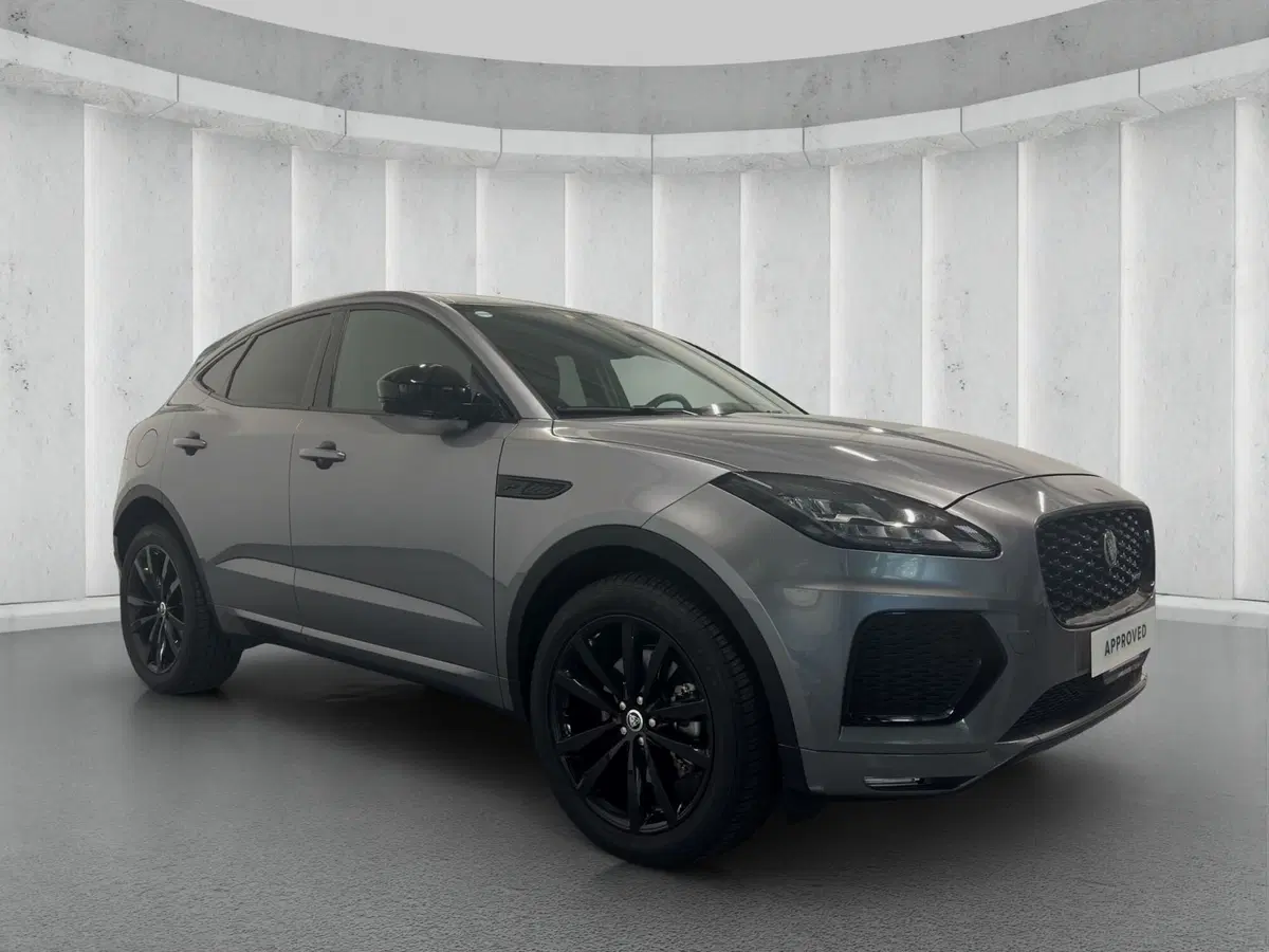 Jaguar E-Pace usata a Milano (19)