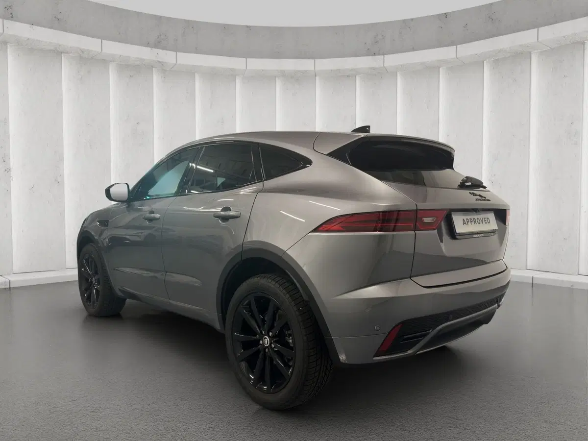 Jaguar E-Pace usata a Milano (20)