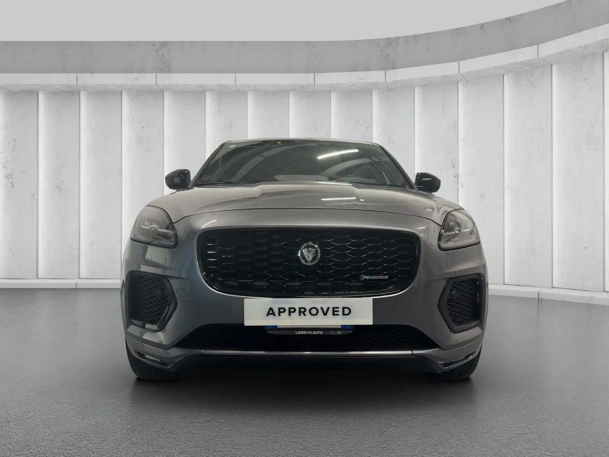 Jaguar E-Pace usata a Milano (8)