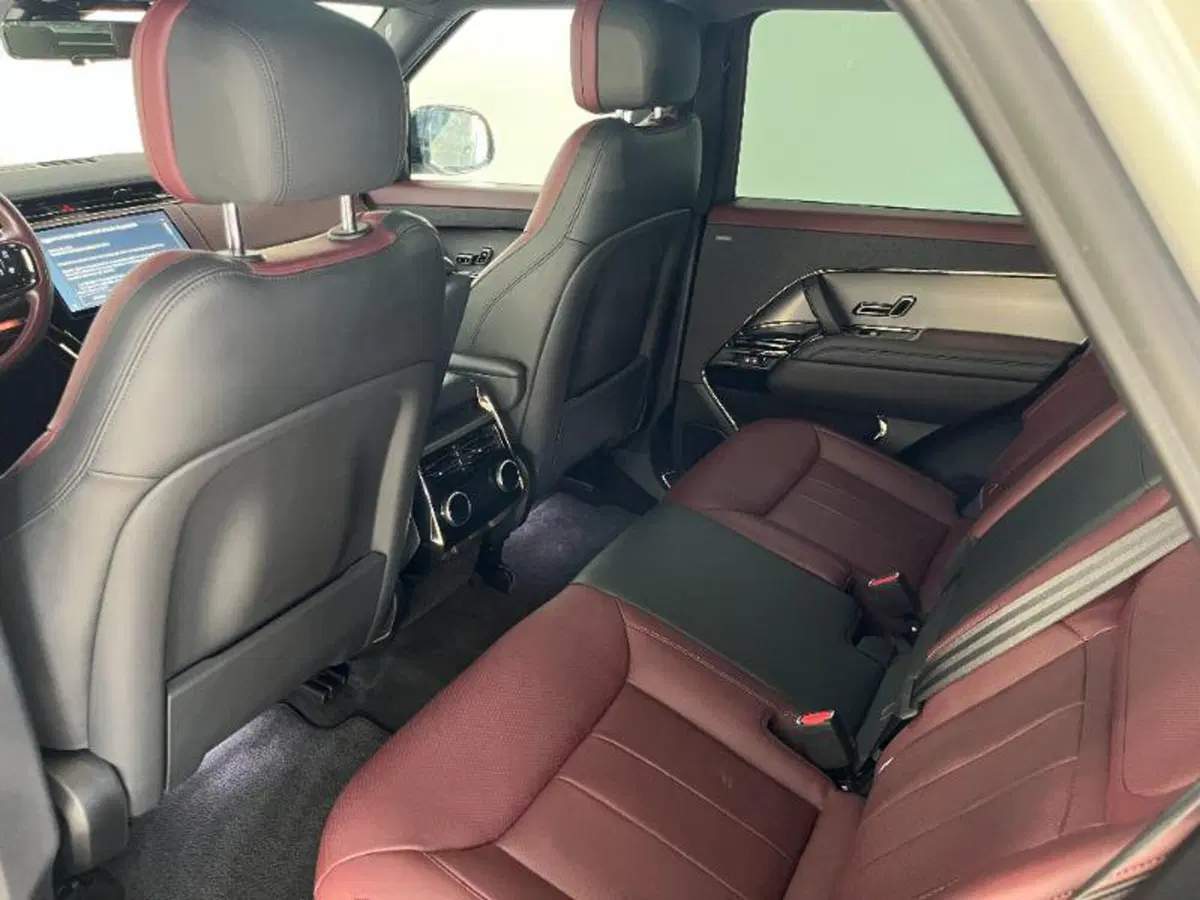 Land Rover Range Rover Sport usata a Venezia (12)