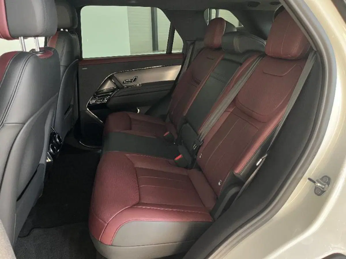 Land Rover Range Rover Sport usata a Venezia (13)