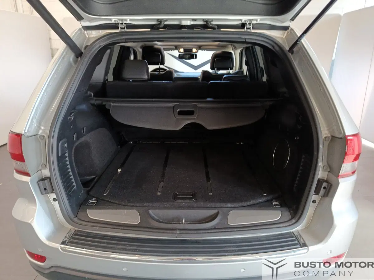 Jeep Grand Cherokee usata a Varese (8)