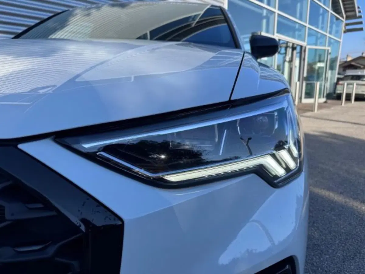 Audi Q3 Sportback nuova a Treviso (12)