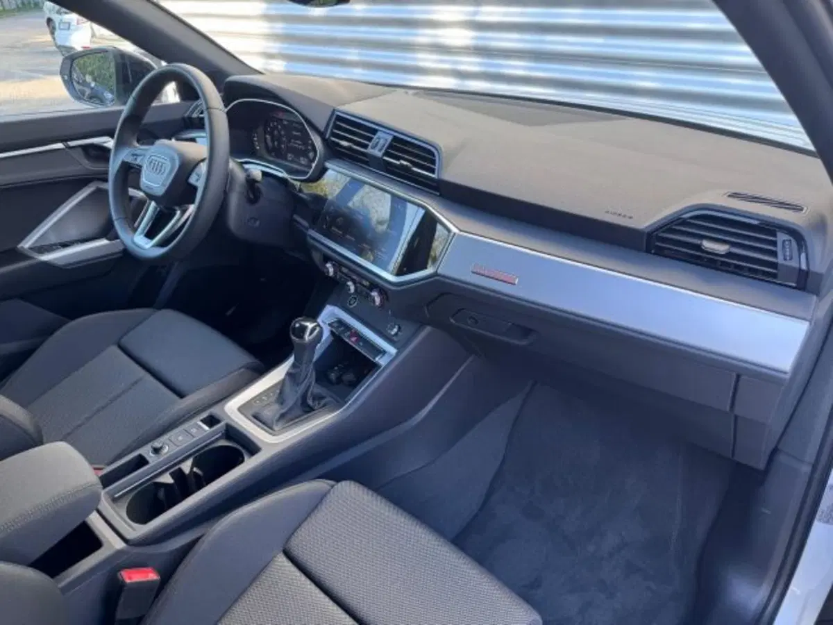 Audi Q3 Sportback nuova a Treviso (3)