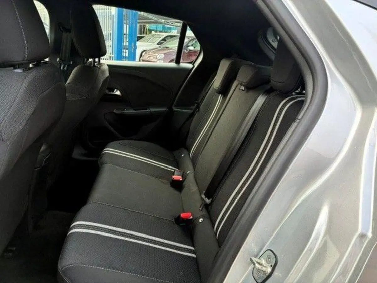 Opel Corsa usata a Milano (9)