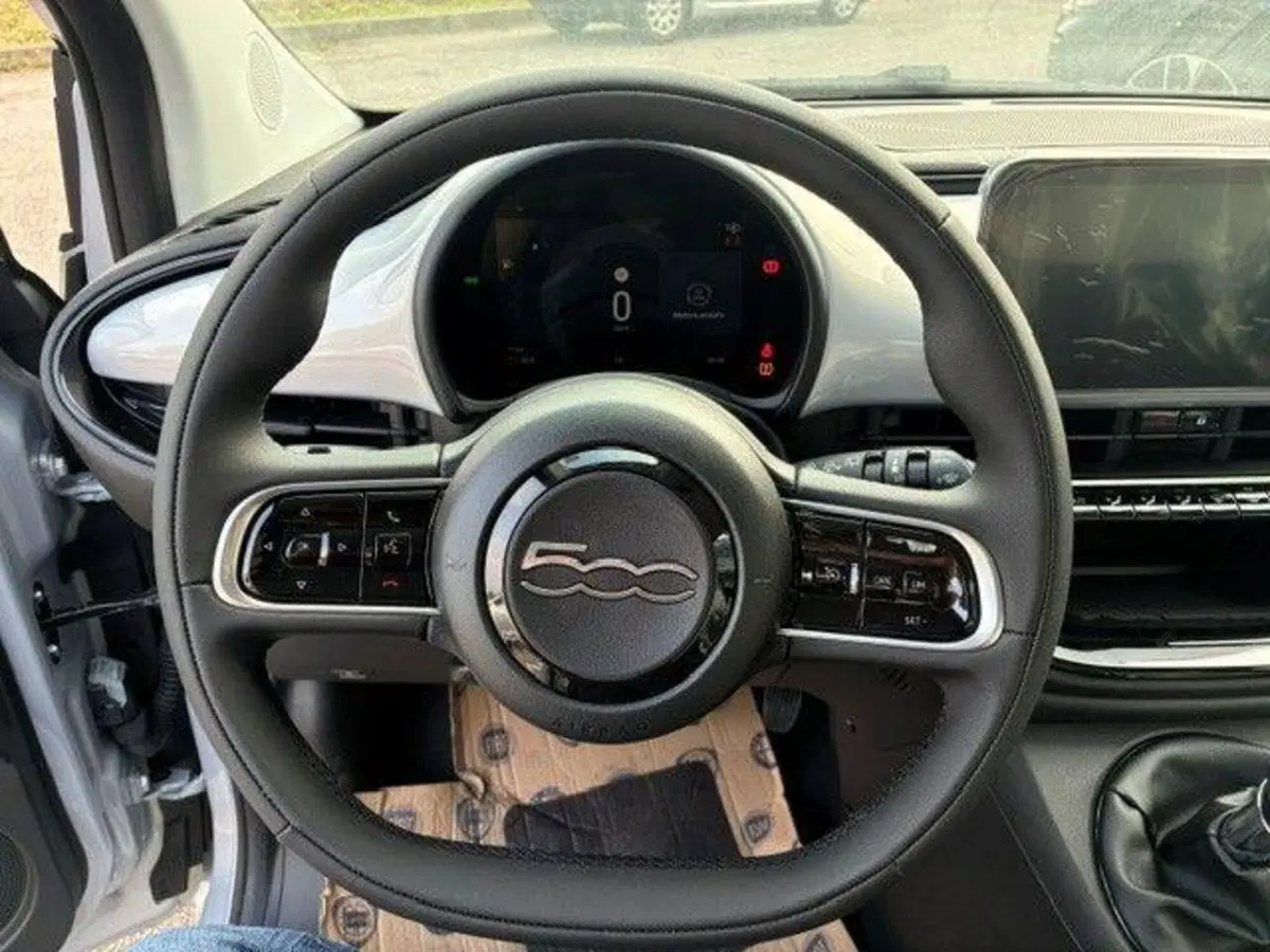 Fiat 500 nuova a Milano (6)