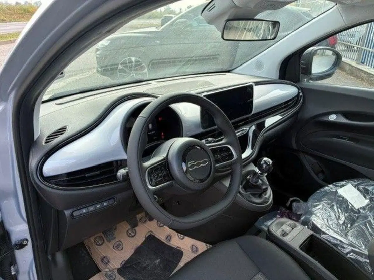 Fiat 500 nuova a Milano (9)