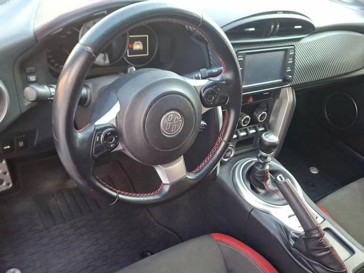 Toyota GT86 usata a Torino (11)
