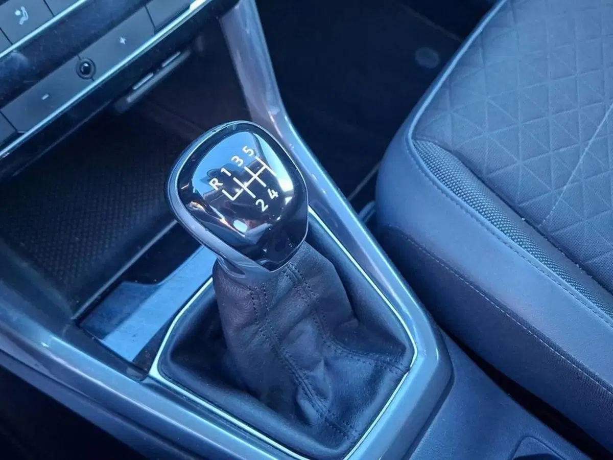 Volkswagen T-Cross usata a Torino (8)
