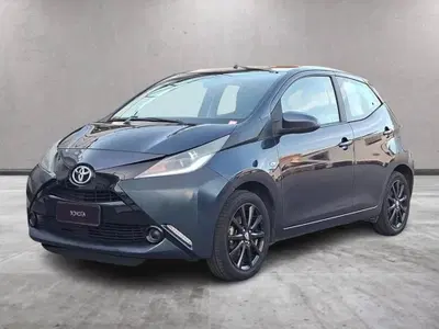 Toyota Aygo 1.0 VVT-i 69 CV 5 porte x-play del 2015 usata a Torino