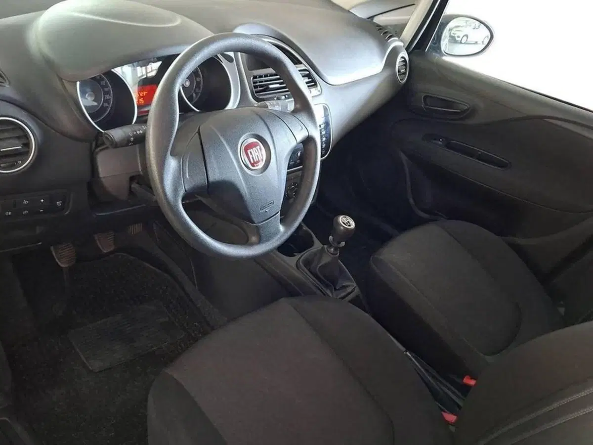 Fiat Punto usata a Torino (9)