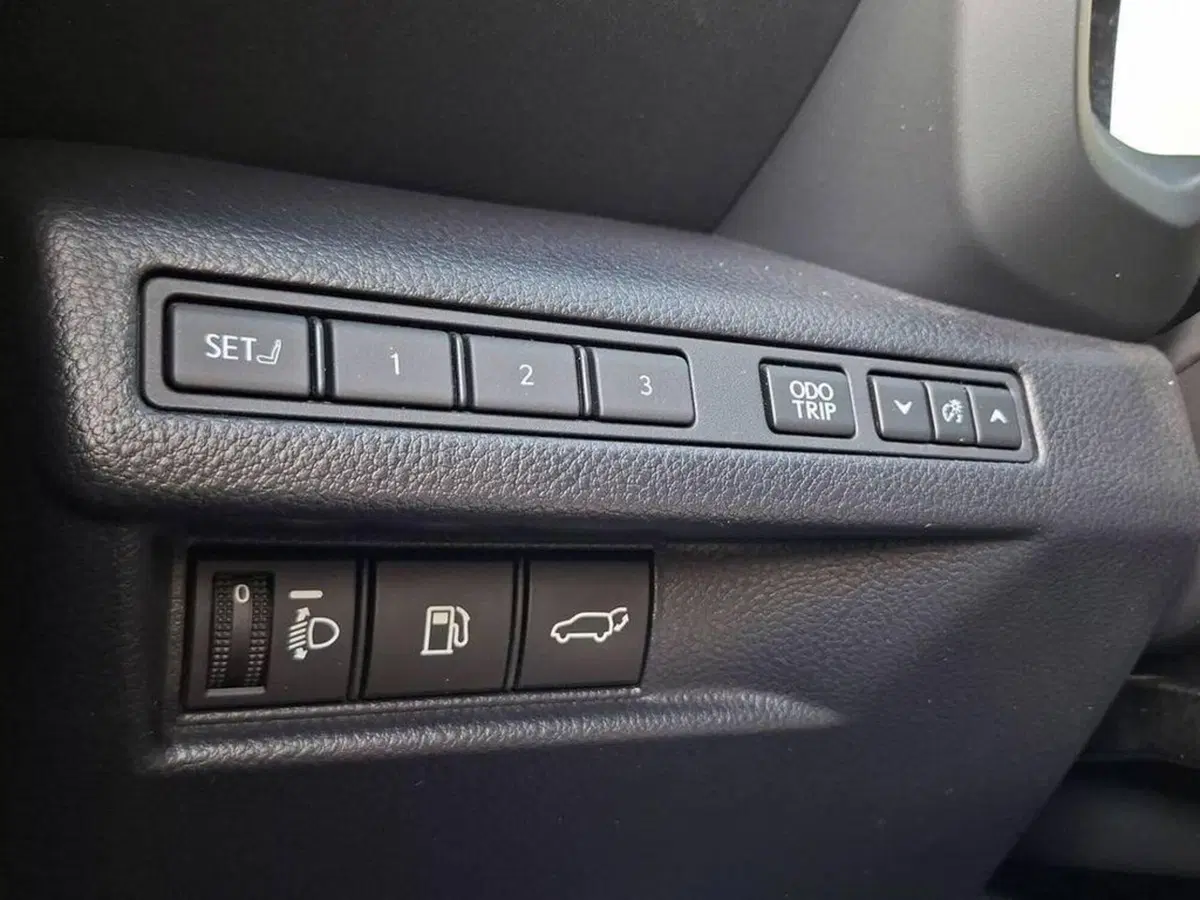 Lexus LBX usata a Torino (10)