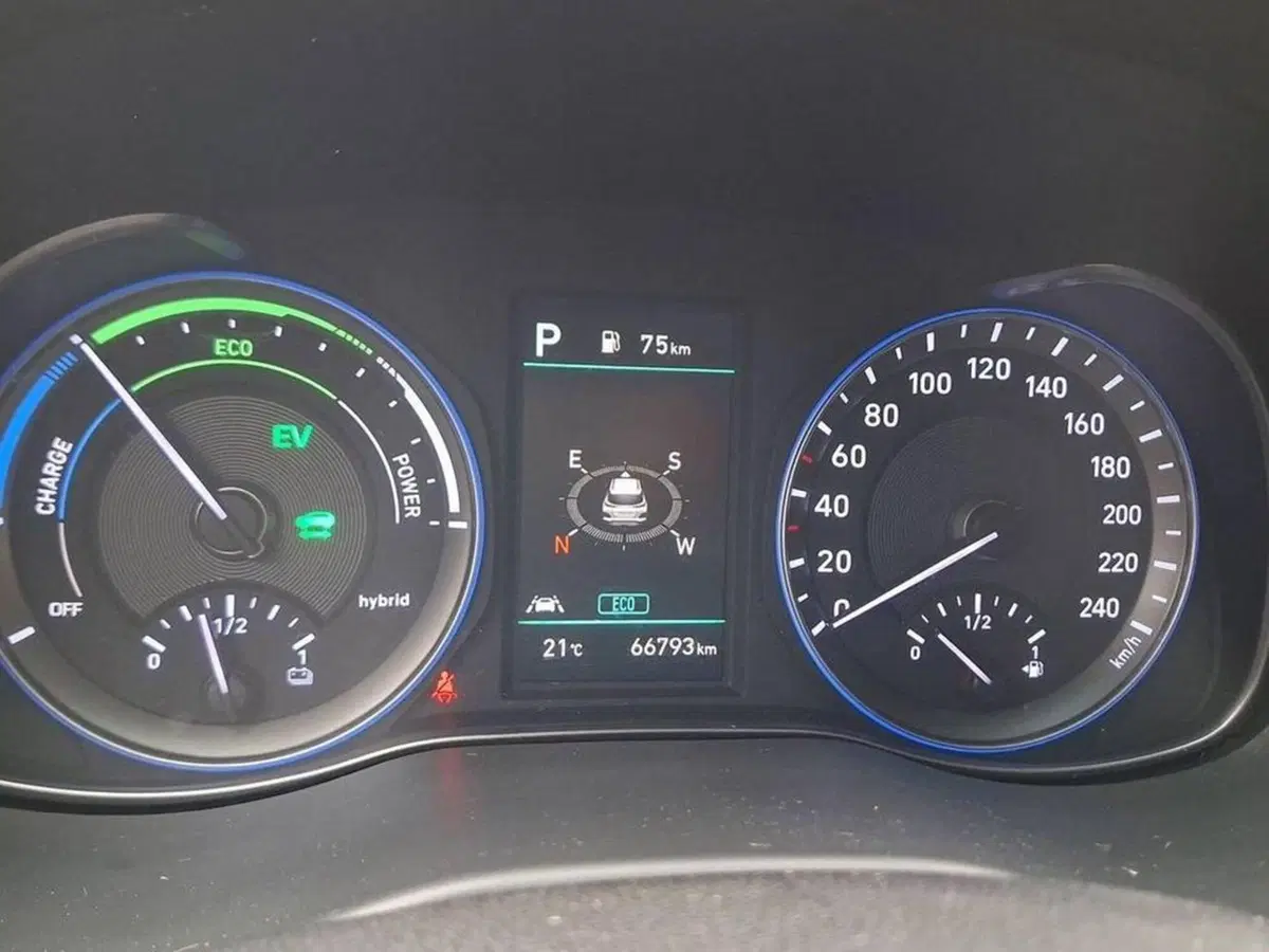 Hyundai Kona usata a Torino (6)