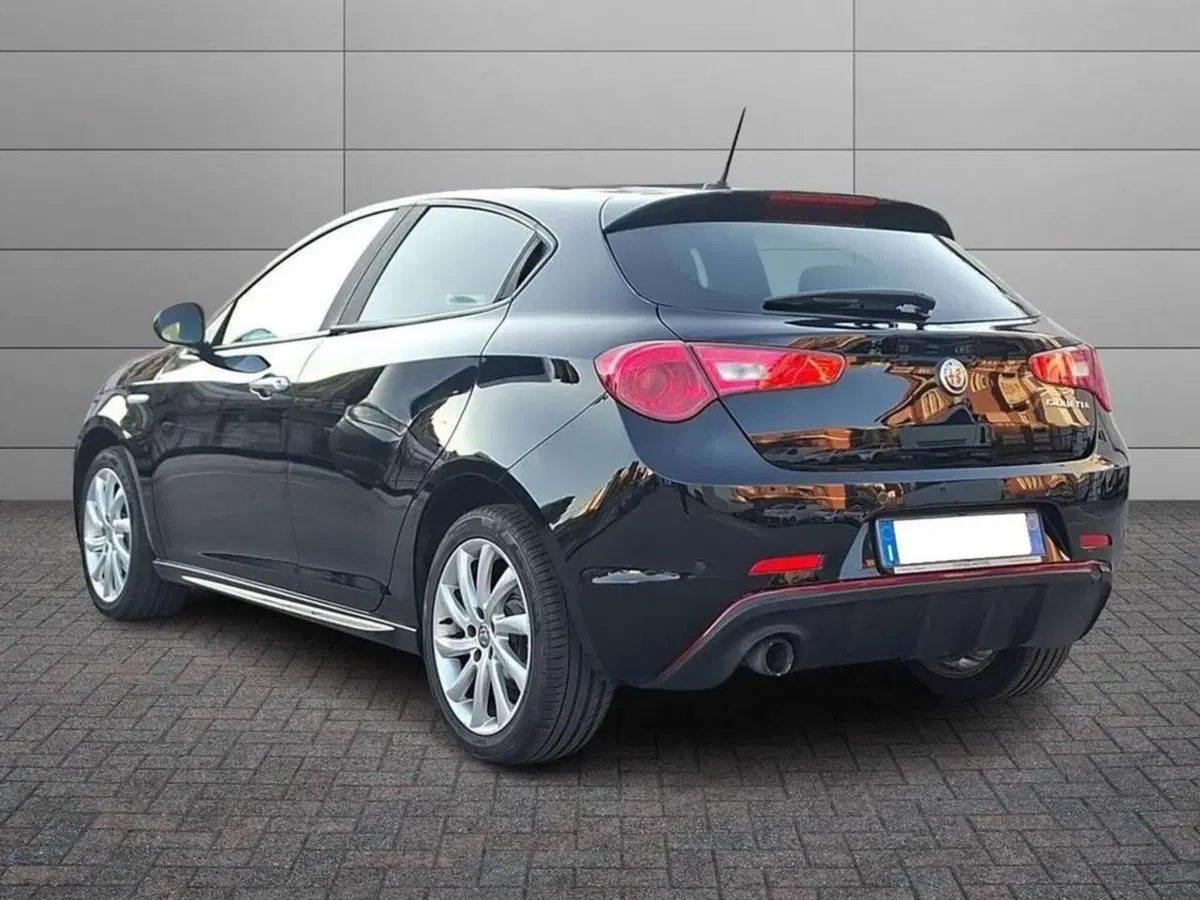 Alfa Romeo Giulietta usata a Torino (2)