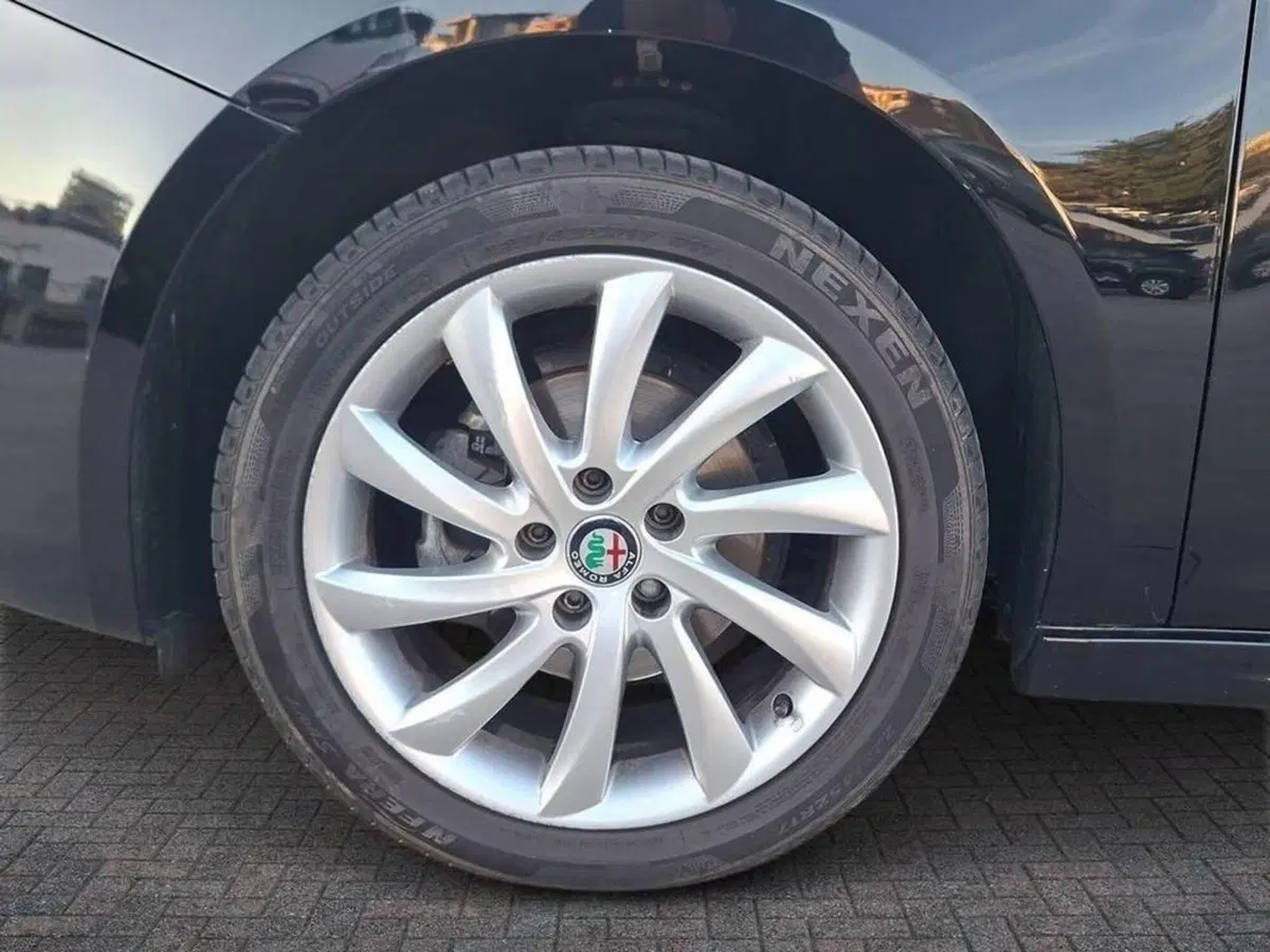 Alfa Romeo Giulietta usata a Torino (5)