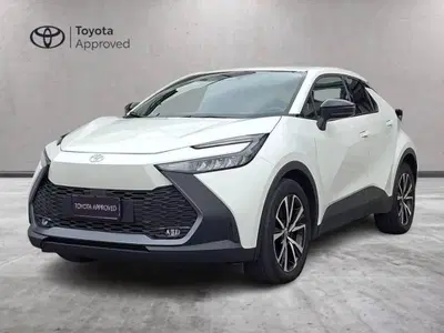 Toyota Toyota C-HR 2.0 phev Trend eco fwd e-cvt del 2024 usata a Torino