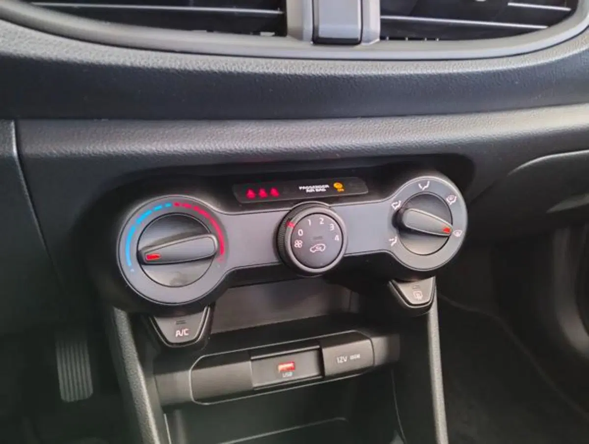 Kia Picanto usata a Como (13)