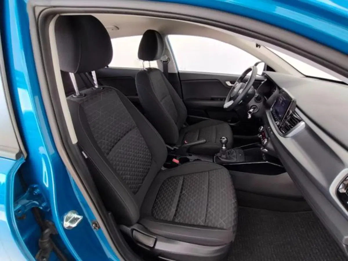 Kia Rio usata a Como (3)