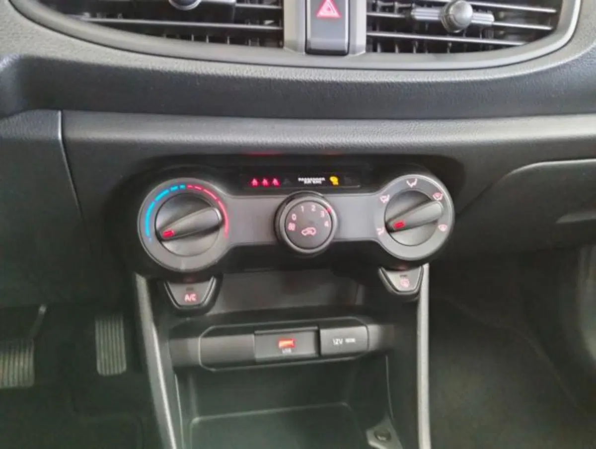 Kia Picanto usata a Como (15)