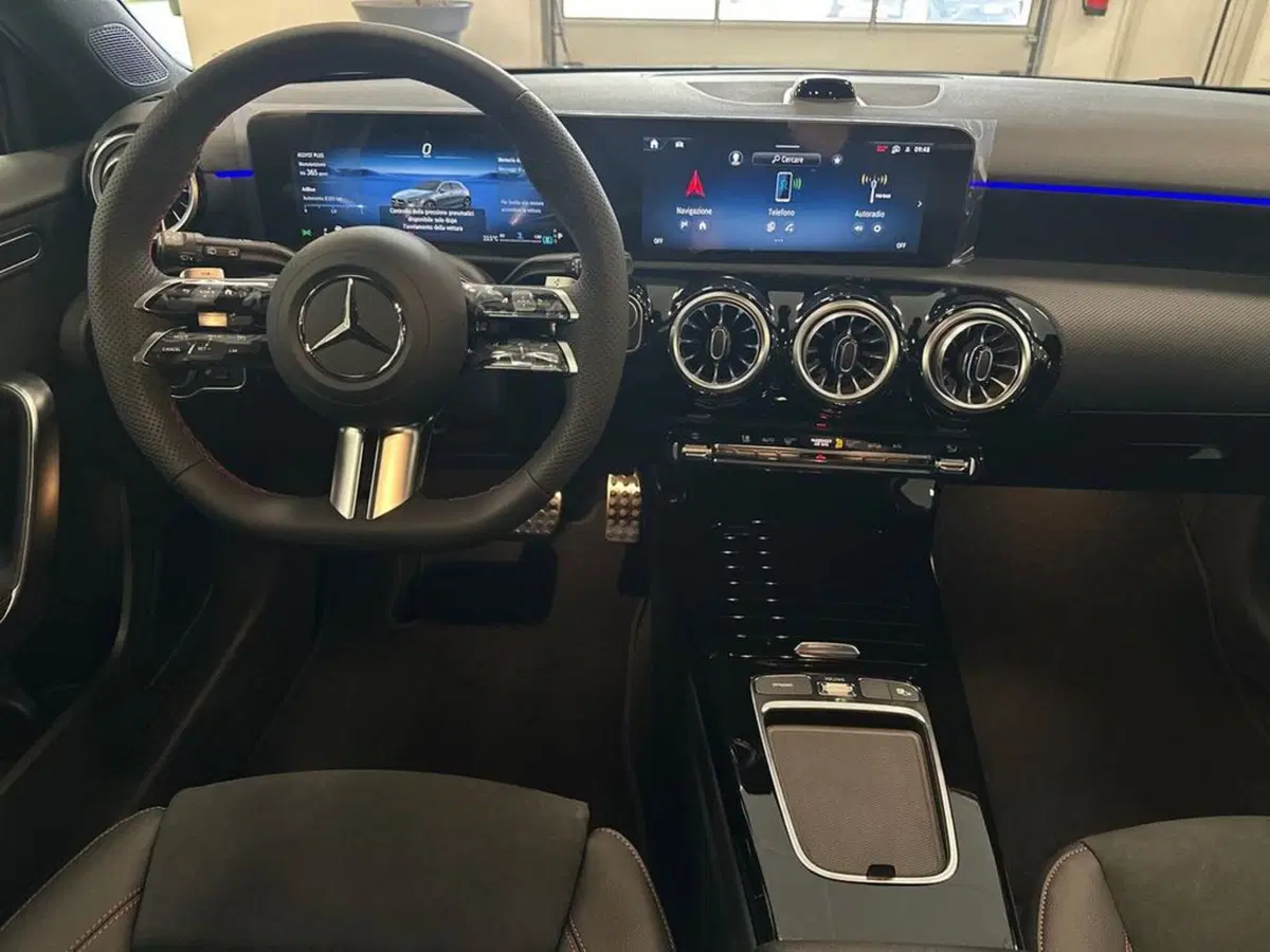 Mercedes-Benz Classe A nuova a Bolzano (11)