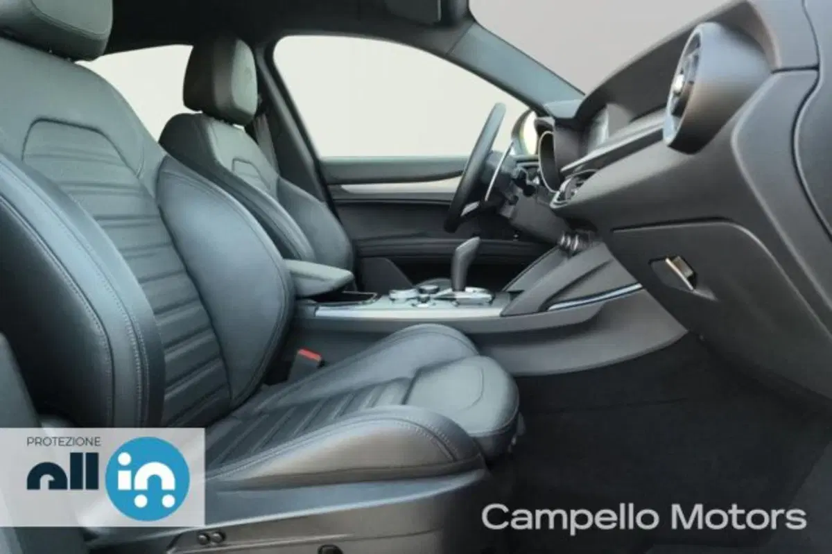 Alfa Romeo Stelvio usata a Venezia (17)