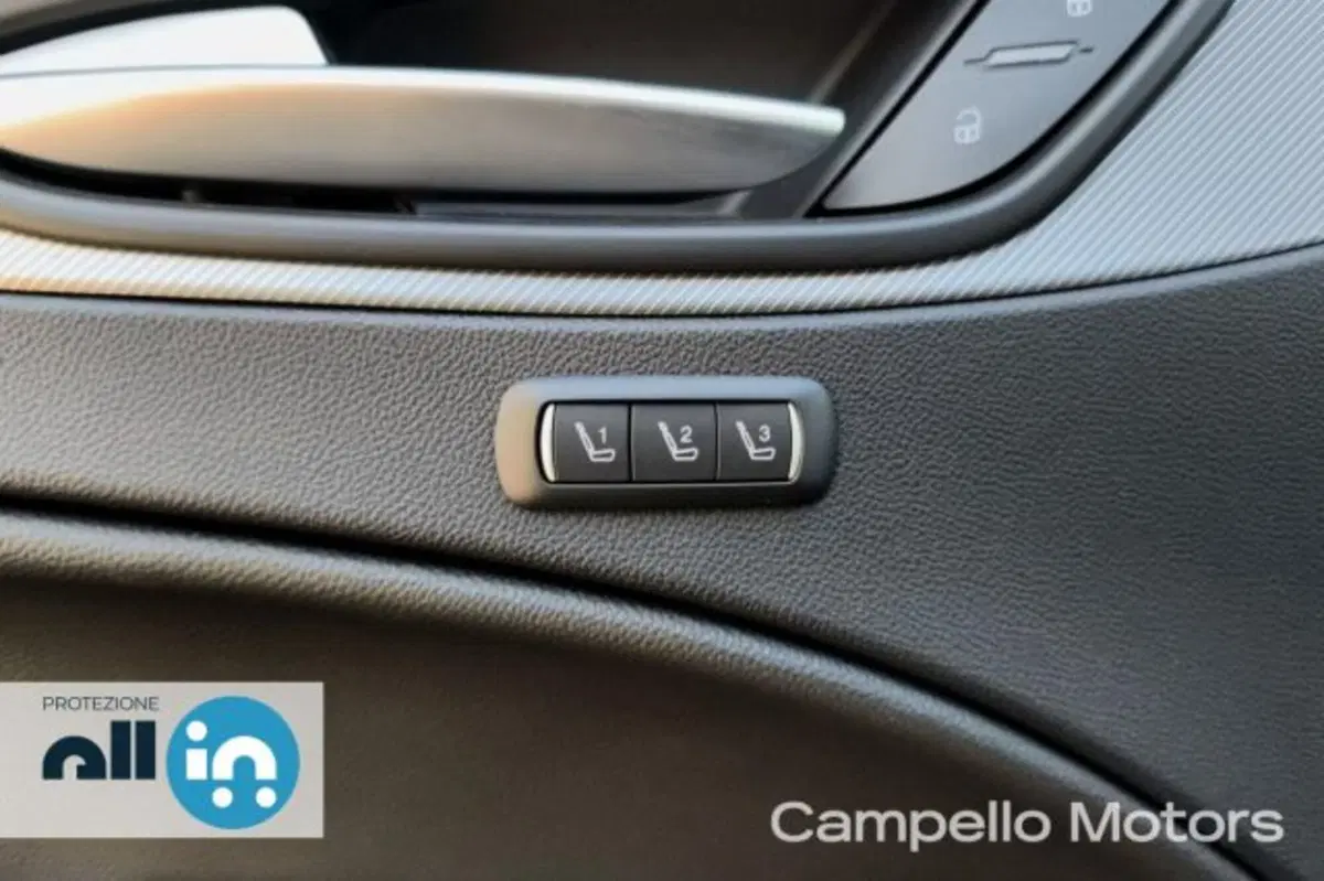 Alfa Romeo Stelvio usata a Venezia (19)