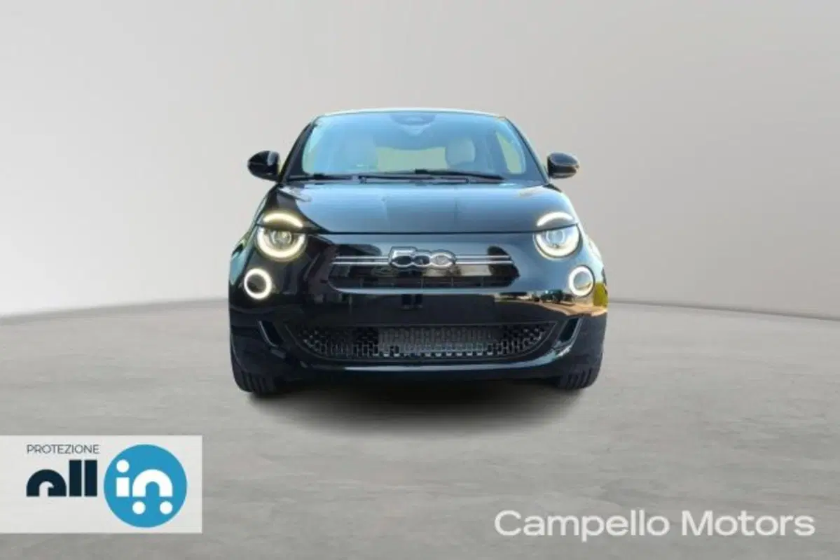Fiat 500 nuova a Venezia (2)