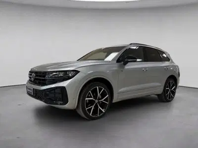 Volkswagen Touareg 3.0 V6 tdi scr R-Line Final Edition 286cv auto del 2025 usata a Arzignano