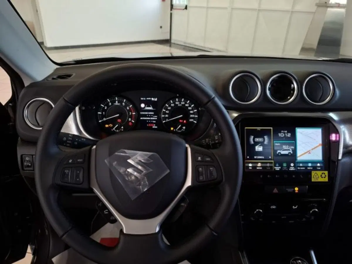 Suzuki Vitara nuova a Reggio Emilia (10)