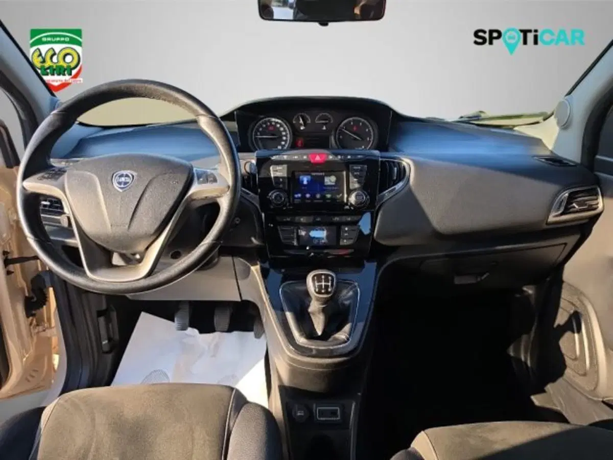 Lancia Ypsilon usata a Frosinone (7)