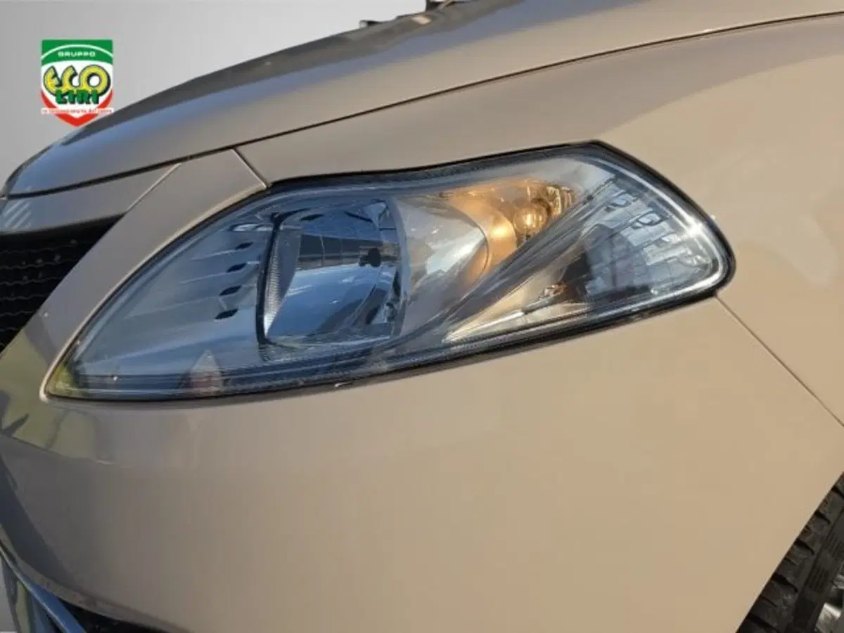 Lancia Ypsilon usata a Frosinone (11)
