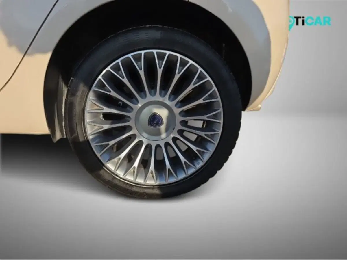 Lancia Ypsilon usata a Frosinone (4)