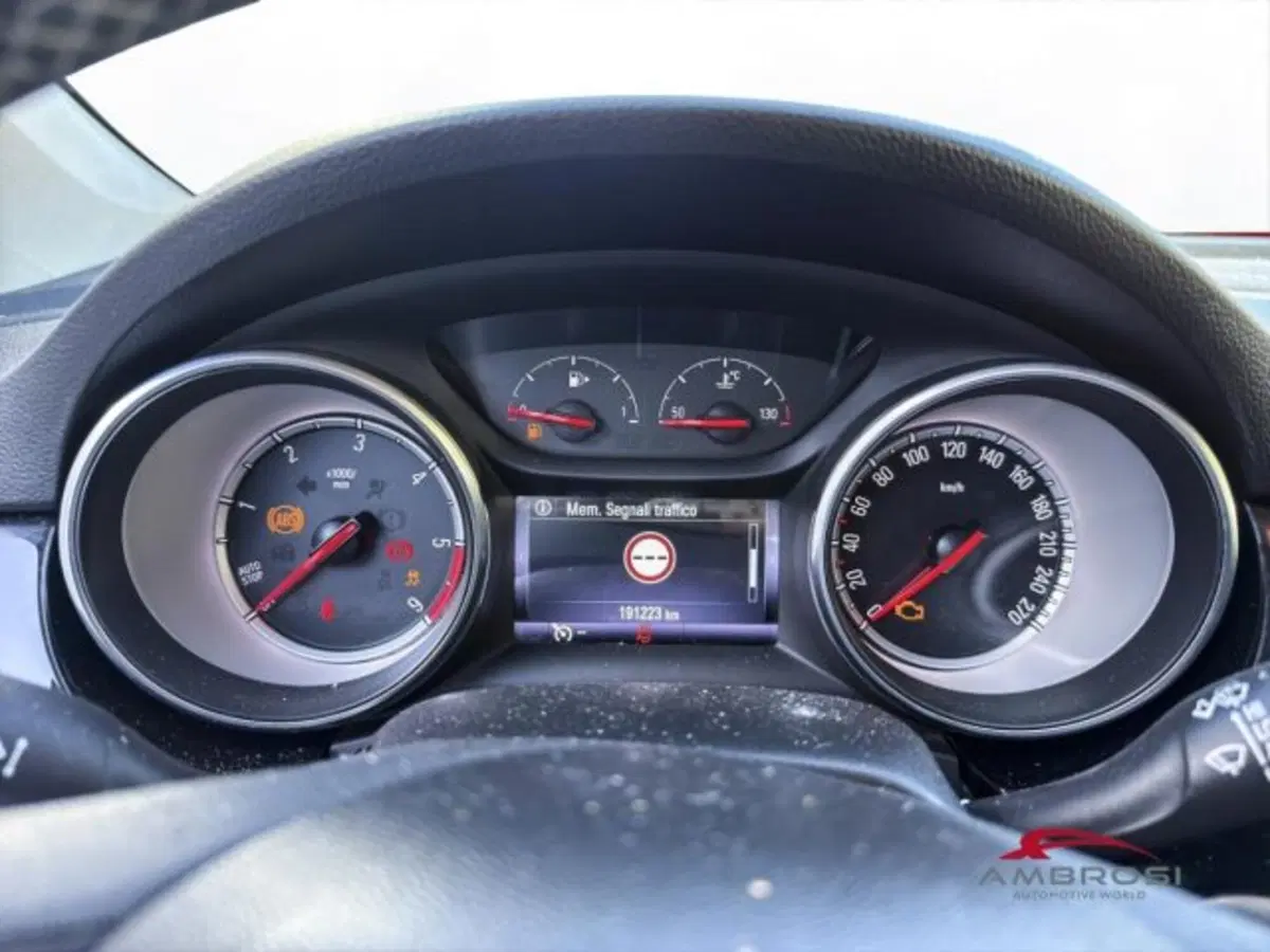 Opel Astra usata a Perugia (12)