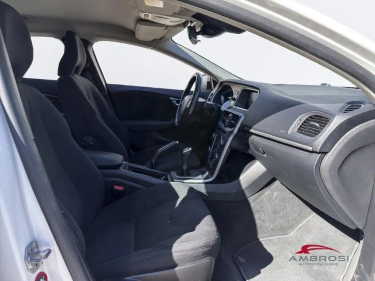 Volvo V40 Cross Country usata a Perugia (11)