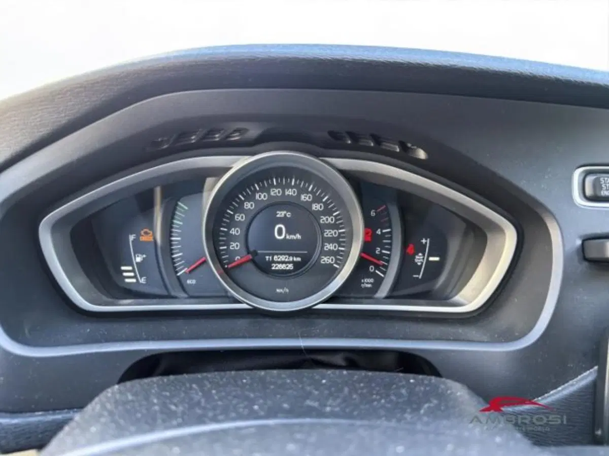 Volvo V40 Cross Country usata a Perugia (12)