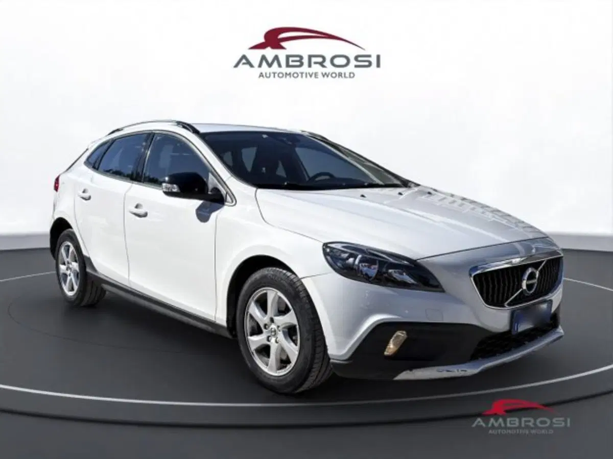 Volvo V40 Cross Country usata a Perugia (2)