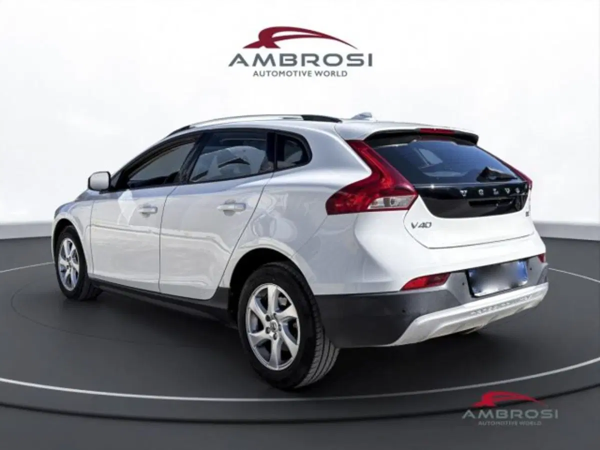Volvo V40 Cross Country usata a Perugia (4)