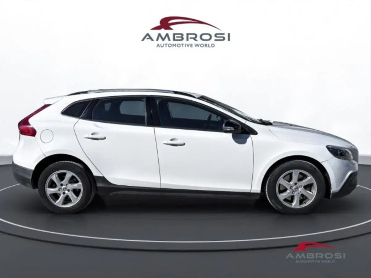Volvo V40 Cross Country usata a Perugia (5)