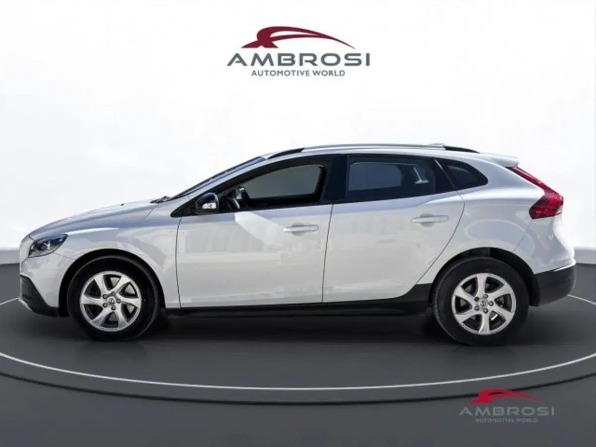 Volvo V40 Cross Country usata a Perugia (6)