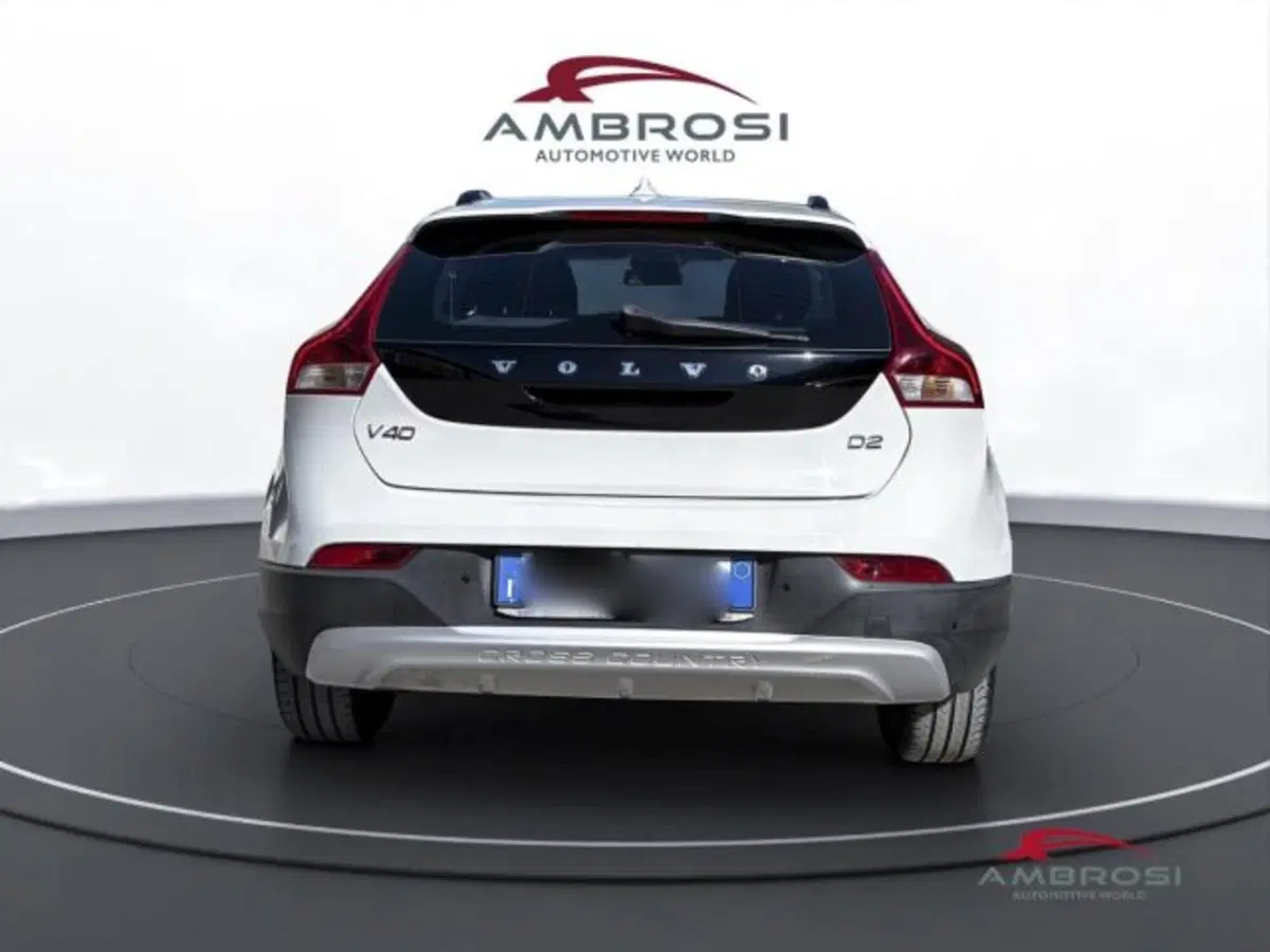 Volvo V40 Cross Country usata a Perugia (8)