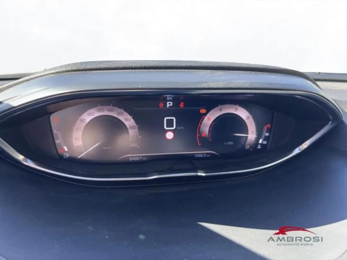 Peugeot 5008 usata a Perugia (13)
