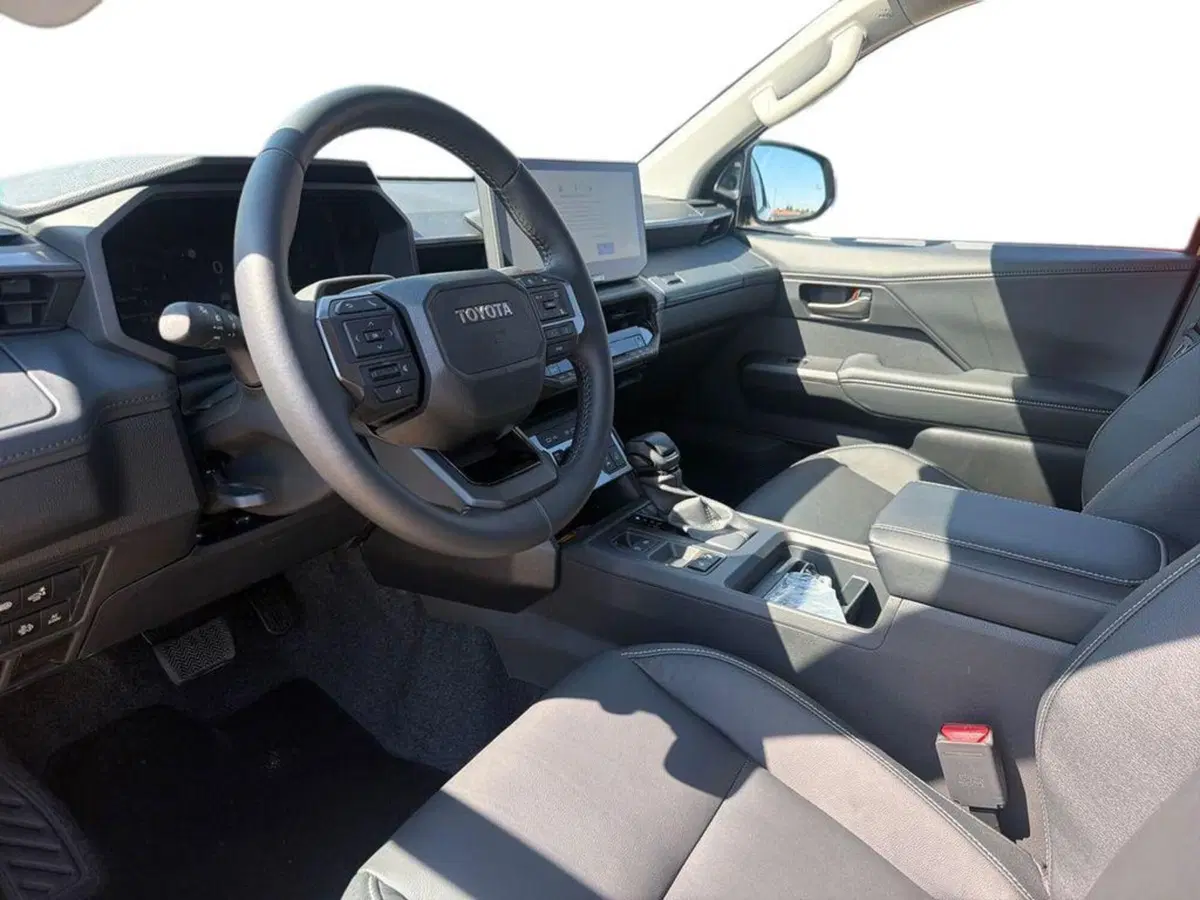 Toyota Hilux nuova a Vicenza (6)