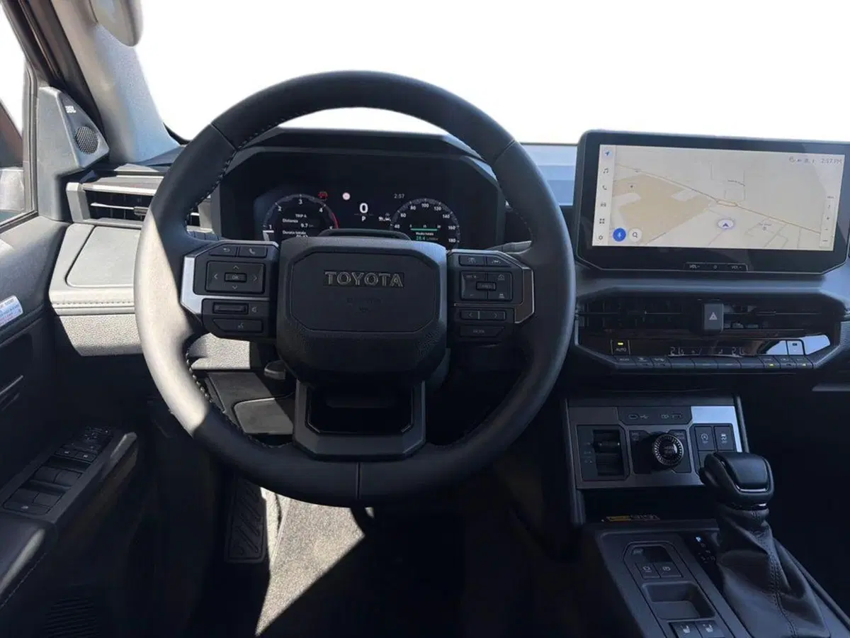 Toyota Hilux nuova a Vicenza (7)