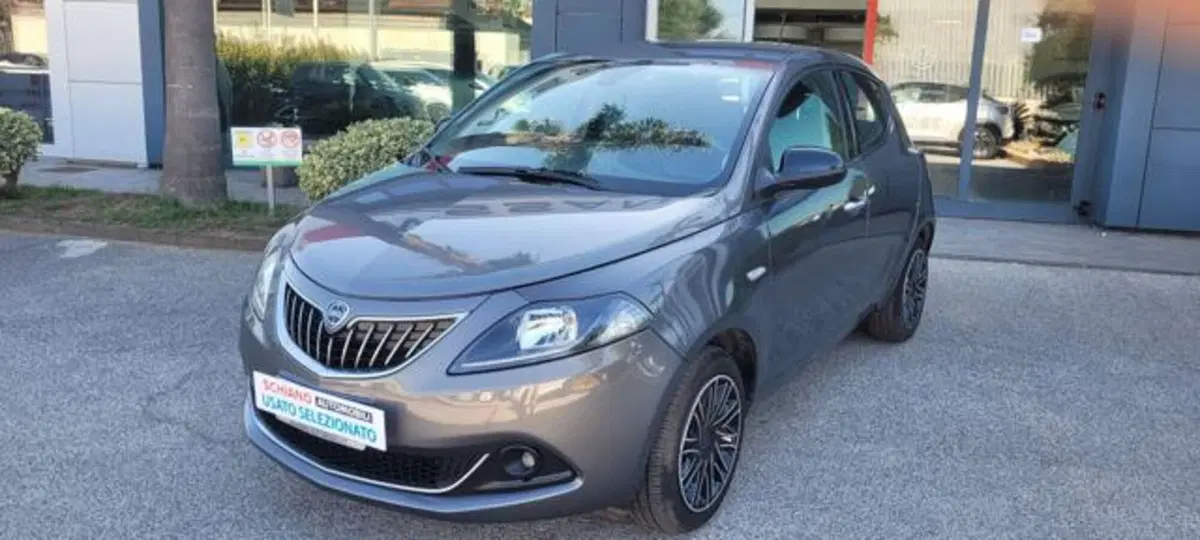 Lancia Ypsilon usata a Napoli (2)