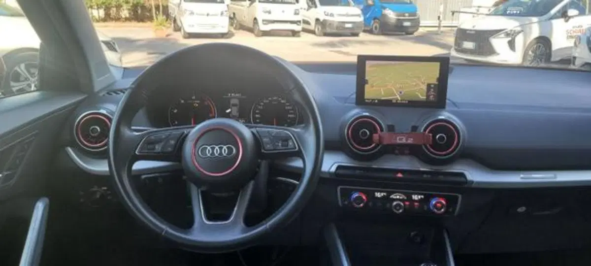 Audi Q2 usata a Napoli (10)