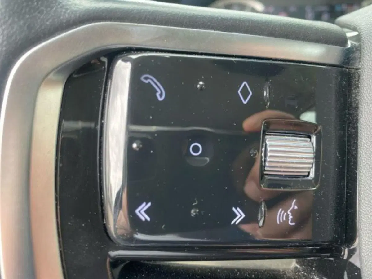 Land Rover Range Rover Velar usata a Lecce (17)