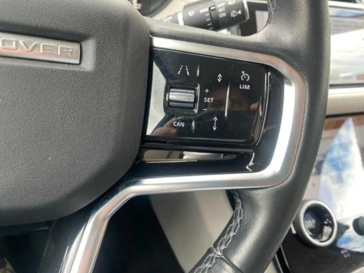 Land Rover Range Rover Velar usata a Lecce (18)